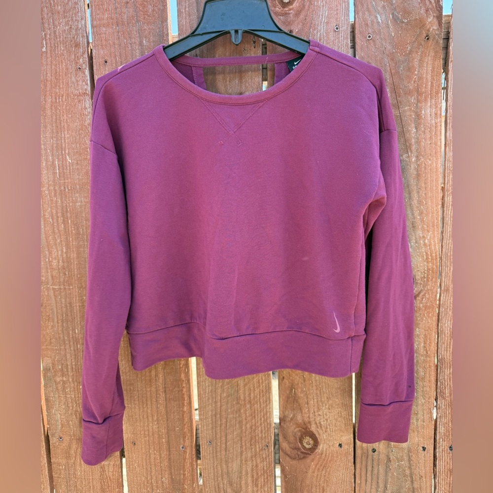 Nike Dri-fit Open Fit Deep V Crossover Yoga Pullover in Purple Women’s Size S